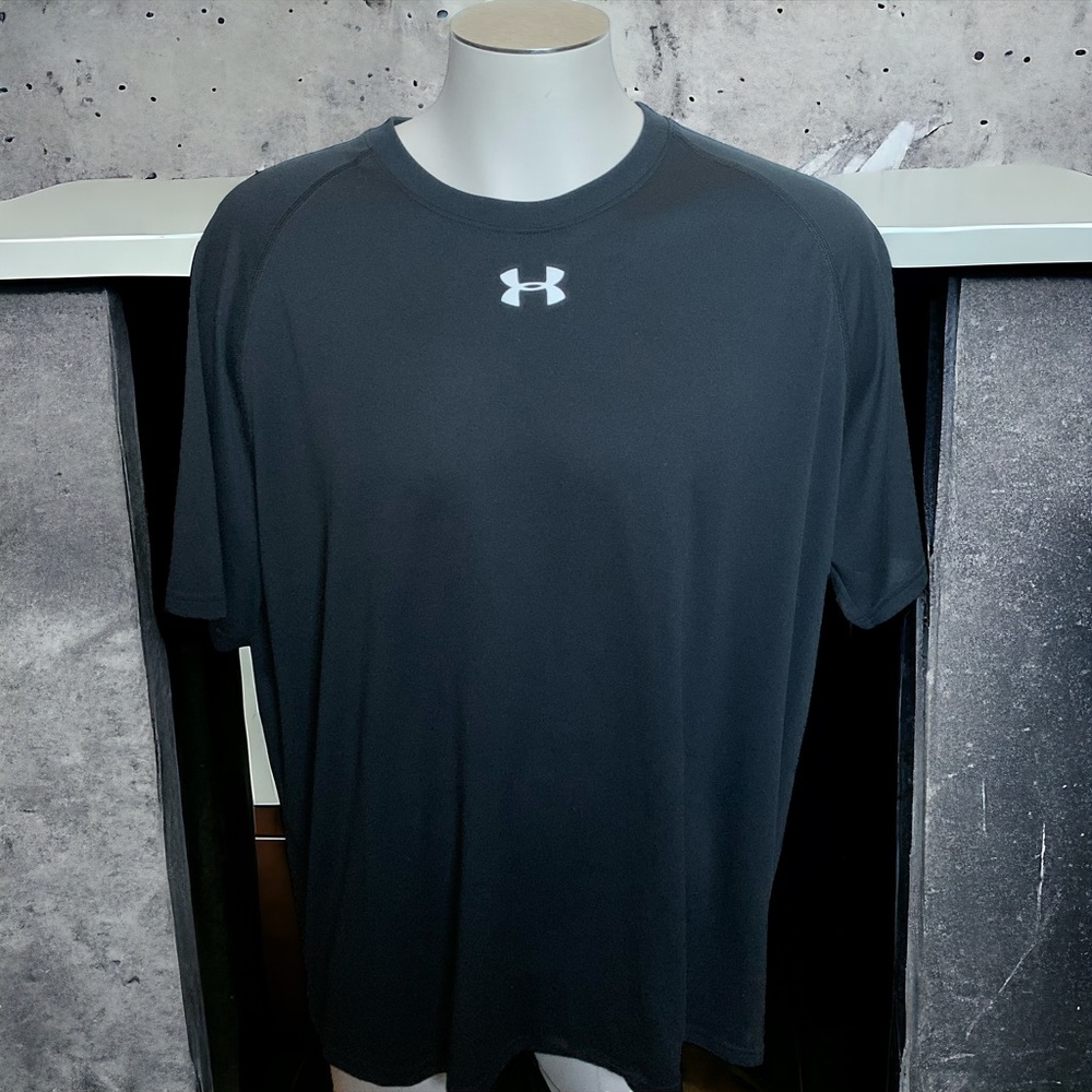 Under Armour Mens Heat Gear
Black T-Shirt, Size 2X,